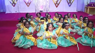 Nigerian-Indian Bollywood dance by Peaklane School Student-Bole chuddiya dance and the land is green