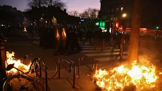 Ausschreitungen bei Protesten gegen Rentenreform in Paris | AFP