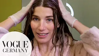 Veronika Heilbrunners schnelles DIY Haar-Glossing | Beauty Secrets | VOGUE Germany