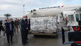 وصول أول شُحنة من تلقيح كورونا إلى مطار قرطاج الدولي