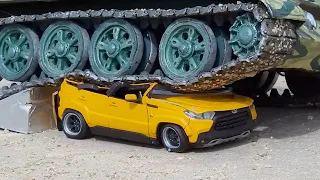 SUV vs Tank - crash test plasticine car under the tank