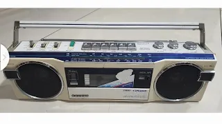 SANYO 4 BAND STEREO RADIO CASSETTE RECORDER M7770K Mo. 9427322171