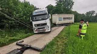 Sinsheim: Lastwagen blieb stecken