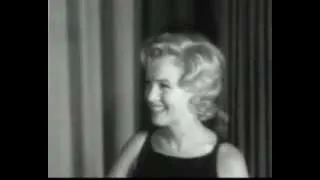 Marilyn Monroe - Close-Up In London Footage 1956