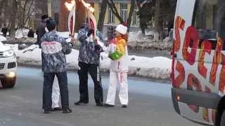 Самара. Момент передачи огня на улице Гагарина.