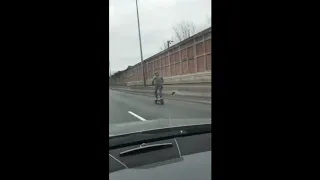 NO HELMET - 90 KM/H ON THE FRENCH HIGHWAY - DUAL TRON?