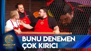 Eray, Tahsin'in Bağcıklarını Bağlıyor | MasterChef Türkiye All Star 47. Bölüm