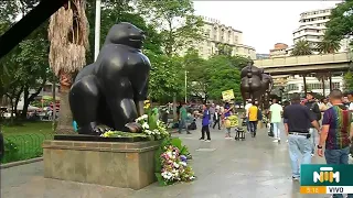 🔴 #EnVivo Continúan los homenajes al maestro Fernando desde la Plaza Botero.