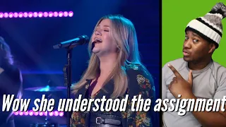 Kelly Clarkson Covers 7 Rings By Ariana Grande REACTION | She nailed it