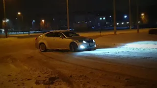 Winter drift Lexus IS 220d