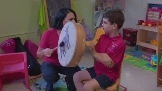 Beneficios de la terapia musical en niños autistas