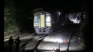 В Англии не менее 13 человек пострадали при столкновении поездов