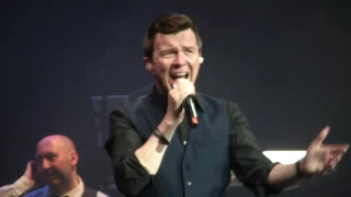 Rick Astley: "Never Gona Give You Up" Live in Argentina | Teatro Gran Rex April 13th, 2014