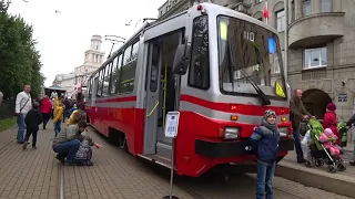 Эволюция трамвая. 110 лет трамваю. Праздник на Петроградке.