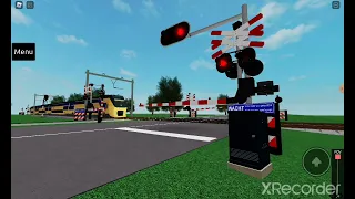 Roblox | Dutch Railroad Crossings | Train passes by