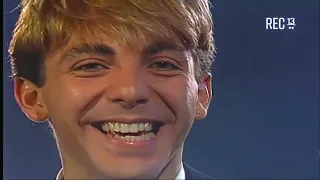 Cristian Castro canta 'Vuélveme a querer' en el programa chileno 'Venga conmigo' (1995)