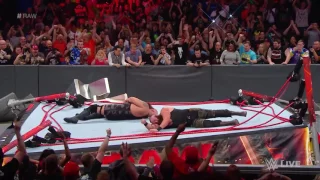 BIG SHOW AND BRAUN STROWMAN DESTROYED THE RING !!! Raw, April 17, 2017