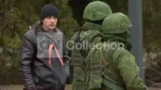 UKRAINE:SOLDIERS PATROL CRIMEAN REGION