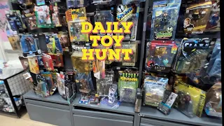 Buying Vintage collectibles at Book Off (Daily Toy Huht)