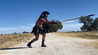 6 foot 4 Australian Man eloquently states facts about Ancient Greek Hoplite warfare