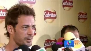 William Levy [@WillyLevy29] Aclara sobre los besos con X. Navarrete