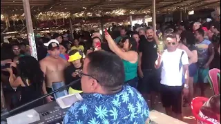 Chicão dos teclados ao vivo na praia do açúcar em Santa Helena