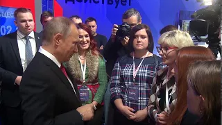 Путин оценил калужских девочек :-)