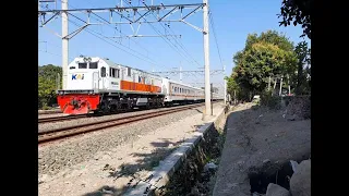 Hunting kereta api di Stasiun Brambanan