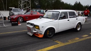 LADA 2107 vs Mercedes Benz