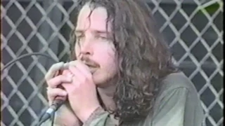 [HD] Soundgarden - Slaves & Bulldozers + Searching... (1992 LiVE WA) Chris Cornell