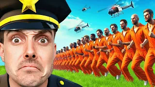 1 Cop vs 100 Escaped Prisoners in GTA