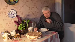 Геннадий Горин ужинает под песню Кино "Спокойная ночь"