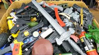 Super Toy Guns, Police Toy Guns Team! Toy Guns, Toy Rifle and Equipment - Weapons & Swords