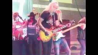 Lynyrd Skynrd performing the classic song 'Sweet Home Alabama' live