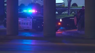 Dallas freeway shooting kills man, injures woman, police say