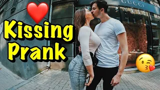 Kissing Prank ПОЦЕЛУЙ С НЕЗНАКОМКОЙ  РАЗВОД НА ПОЦЕЛУЙ # 44