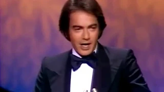 Neil Diamond at the 1977 Academy Awards presenting Original Song