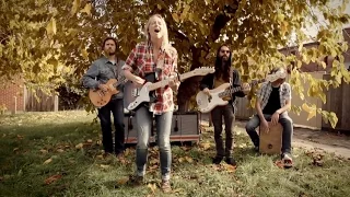 Lissie "When I'm Alone" Live - Sideshow Alley