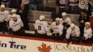 Winnipeg Jets pay tribute to Teemu Selanne