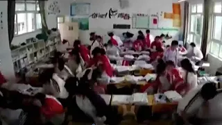 Detik-Detik Gempa Magnitudo 6,1 Guncang China Terekam CCTV Siswa Sedang Belajar