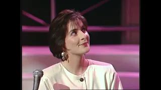 Platinum Disc For Enya. ‘The Late Late Show’ (RTÉ, 11 November 1988) feat. Leo & Baba Brennan