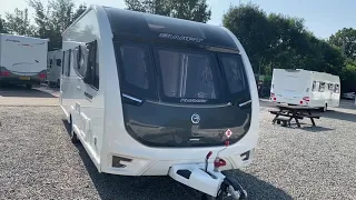 JUST ARRIVED!! Swift Fairway Platinum 565 2018 - twin beds!