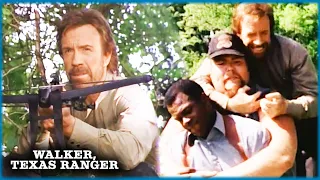 Walker Tricks His Kidnappers | Walker, Texas Ranger