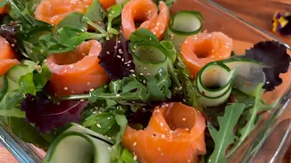 A salad that is served in restaurants! Delicious salad with juicy incredible salmon | You must try!