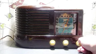 Demonstration of the 1941 Zenith 6-D-512 Table Radio, Design by Robert Davol Budlong