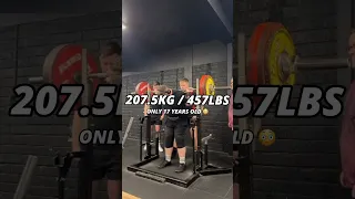 Only 17 Years Old 🤯 #powerlifting #heavysquat #gym