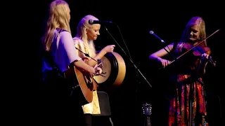 The Gothard Sisters - "Hark! The Herald Angels Sing" | LIVE at the Edmonds Center (December 2021)