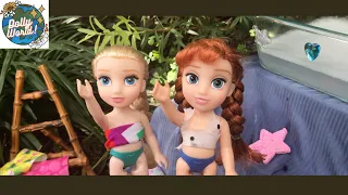 Bubble Bath ! Elsa & Anna toddlers - Ice Fun - Olaf Surprise