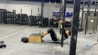 Low bar banded Muscle Ups