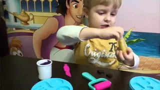 Готовим сэндвич из пластилина типа Плей До.  Hello Mark  Play-Doh